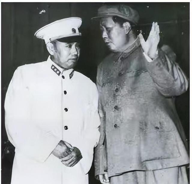 许世友晚年患病，医生劝他去北京301医院治疗，那里的医疗条件会好一些。许世友却就