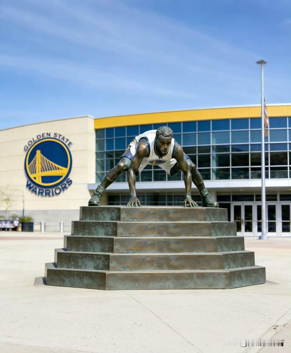 詹姆斯离不离开湖人我都无所谓，也不关心。我唯一关心的是：詹姆斯什么时候像库里