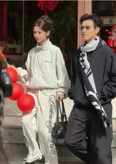 街头捕捉两枚帅哥美女！路人偶遇陈飞宇、杨超越，同框画面太吸睛，有网友说像殷世航