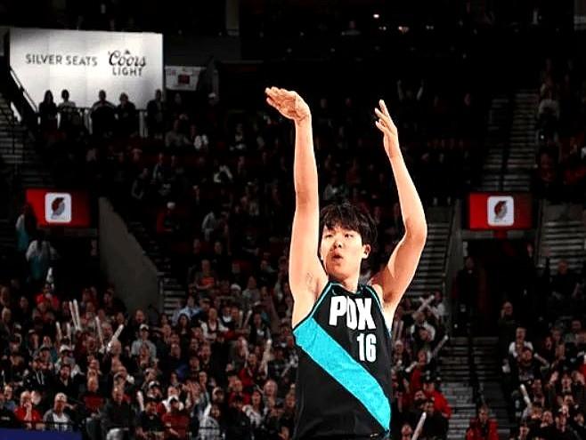 杨瀚森这表现，连队友阿夫迪亚都站出来说话了，直接一顿猛夸！阿夫迪亚说得特别实