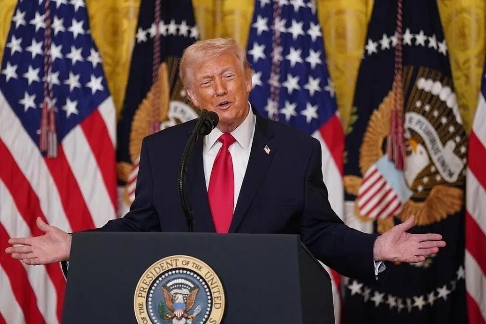 突发！特朗普考虑退出北约当地时间3月17日，特朗普在白宫公开表示美国确实应该