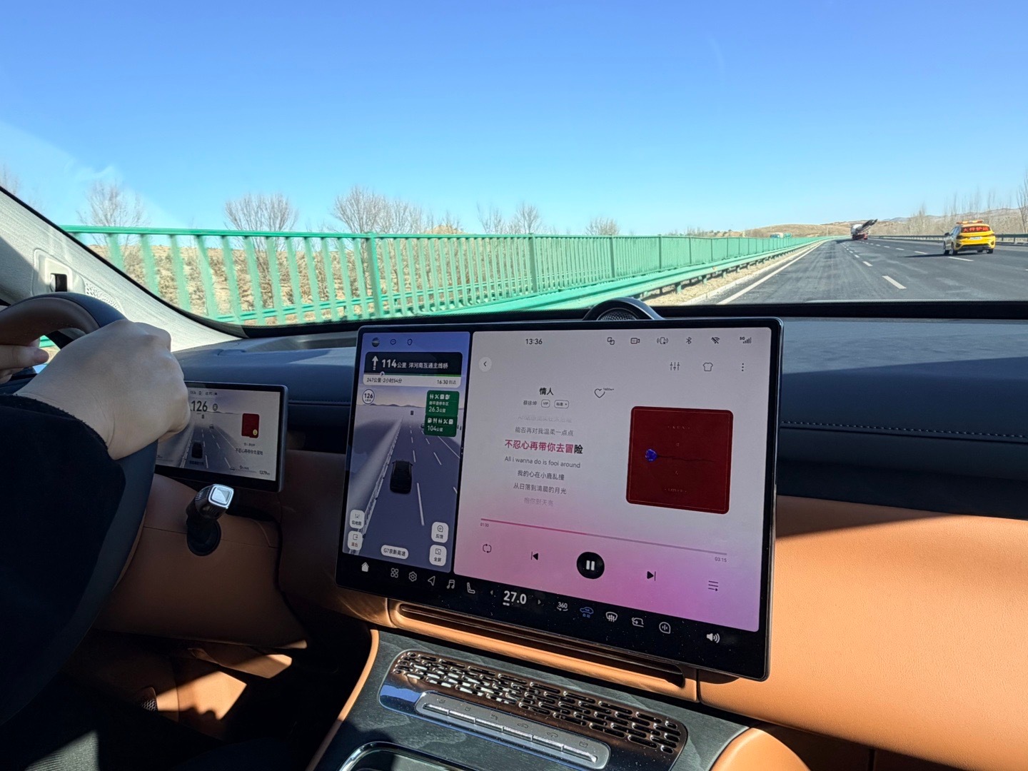 最近听了下蔡徐坤这哥们可以啊有水平比那几个掏粪强多了