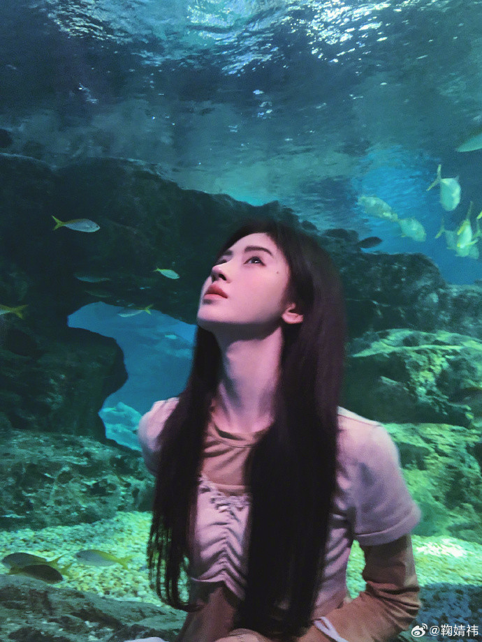 【鞠婧祎名下关联两家工作室】近日，鞠婧祎被实名举报偷税漏税称其申报了1100多万