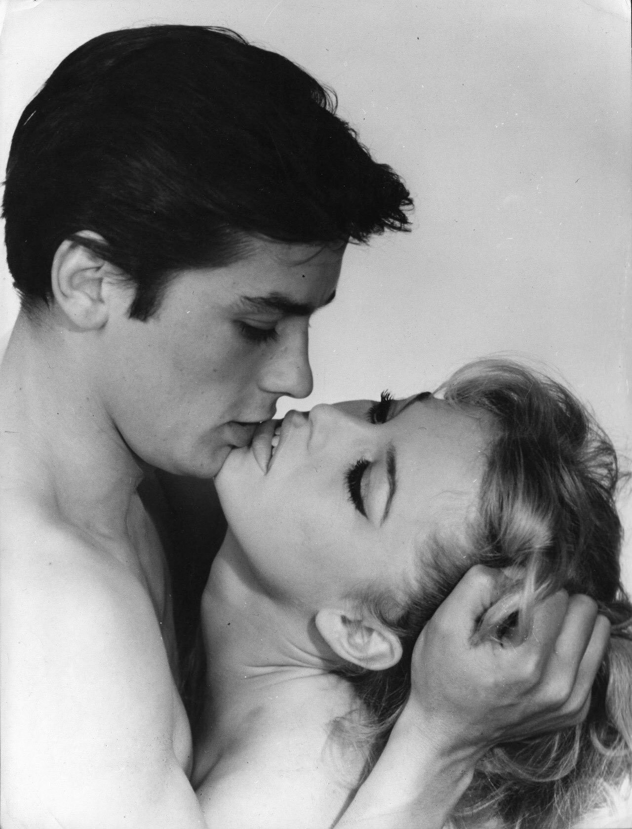 1961年的阿兰·德龙与碧姬·芭铎为电影《著名的爱》拍摄摄影师：SamLévi