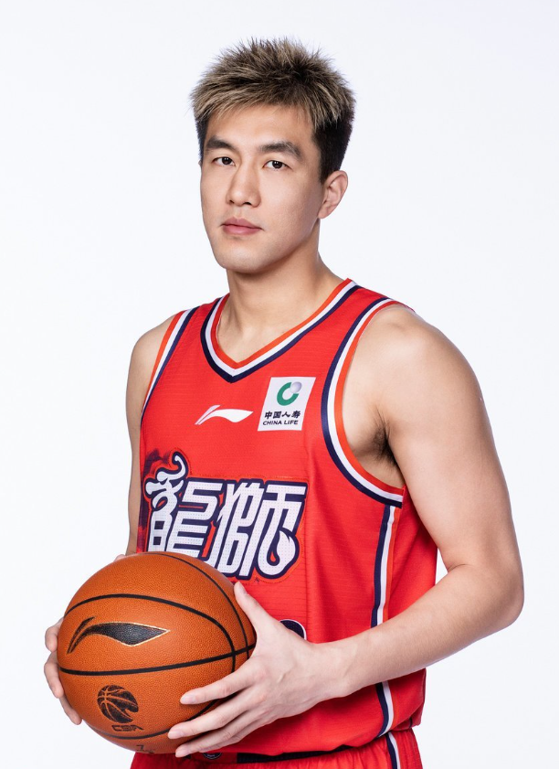 郭艾伦赛季首秀，得分+助攻王，徐昕13个篮板抢爆了