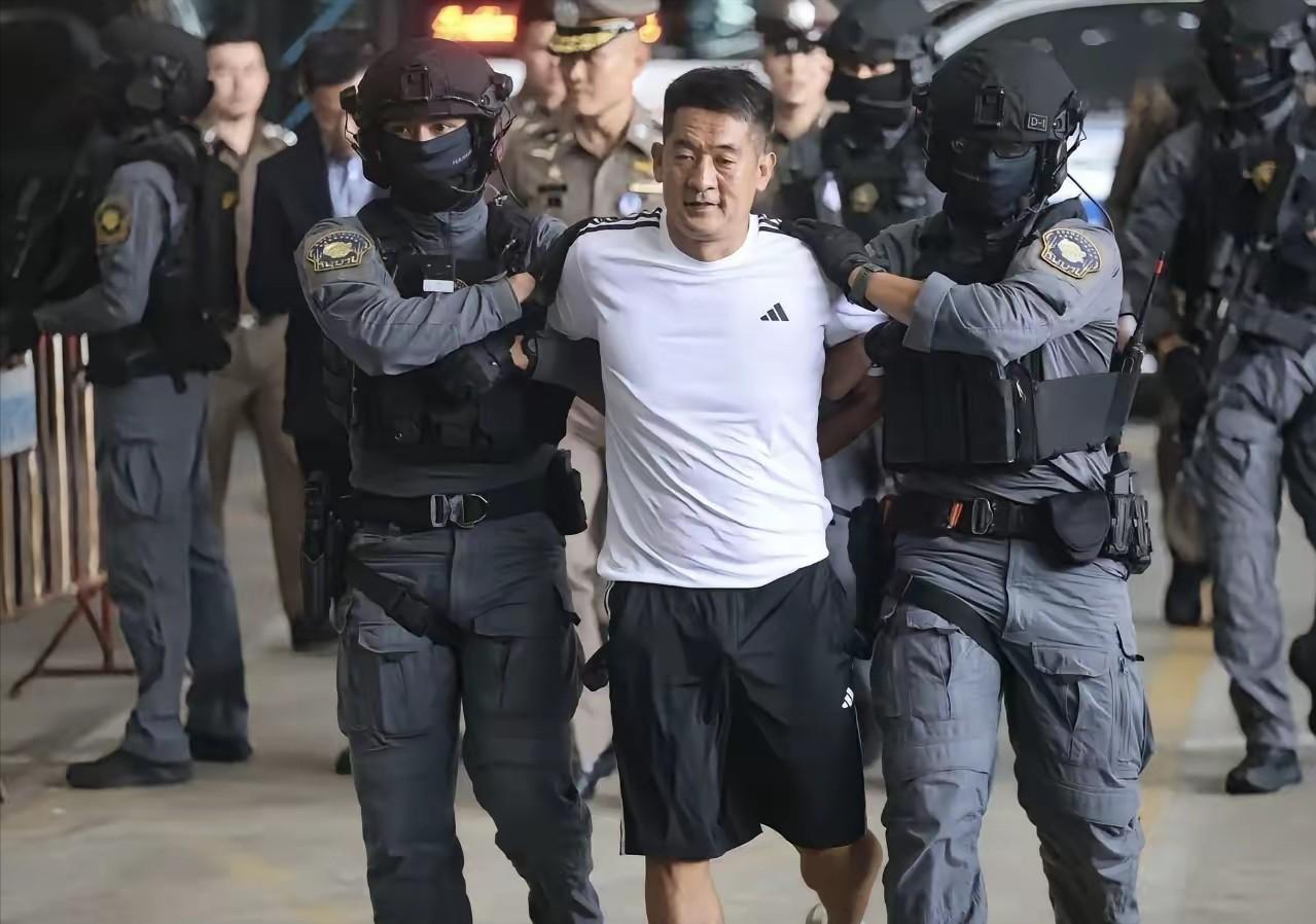 佘智江并不是什么东南亚华侨，其实是个地地道道的湖南邵东人。1982年出生，邵