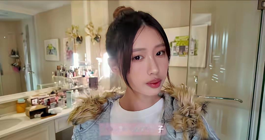 徐帆闺女晒北京别墅，家里装修偏旧但很大，冯小刚夫妻私下很宠她