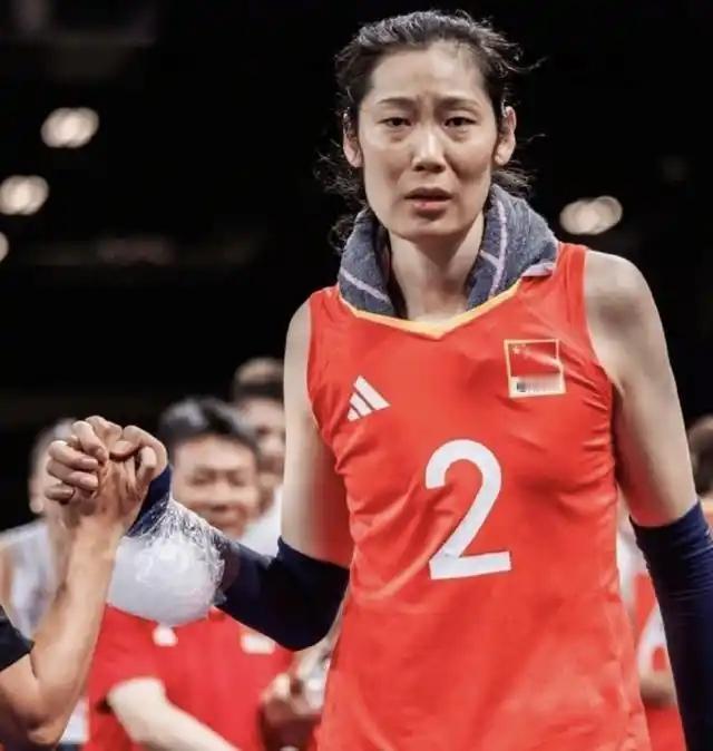 我治病时你们不出一分钱，我被网暴时你们集体沉默，我出国打球赚钱了，你们倒想来分一