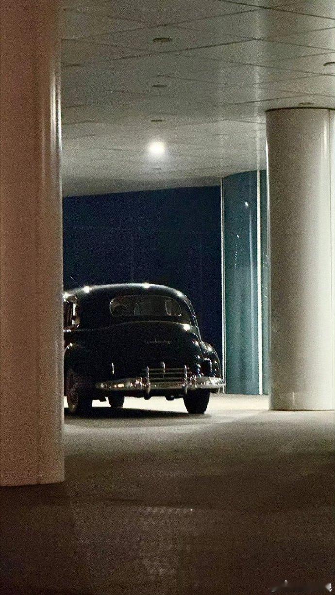 长城的第六品牌的屁股曝光。长城的李飞在社交平台发新车图并配文“第六品牌要来了”