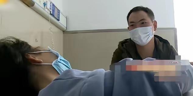 湖南长沙，一个30岁的木工赵新，刚跟前妻离了一年，工地上闲聊，一句话砸进他耳朵里