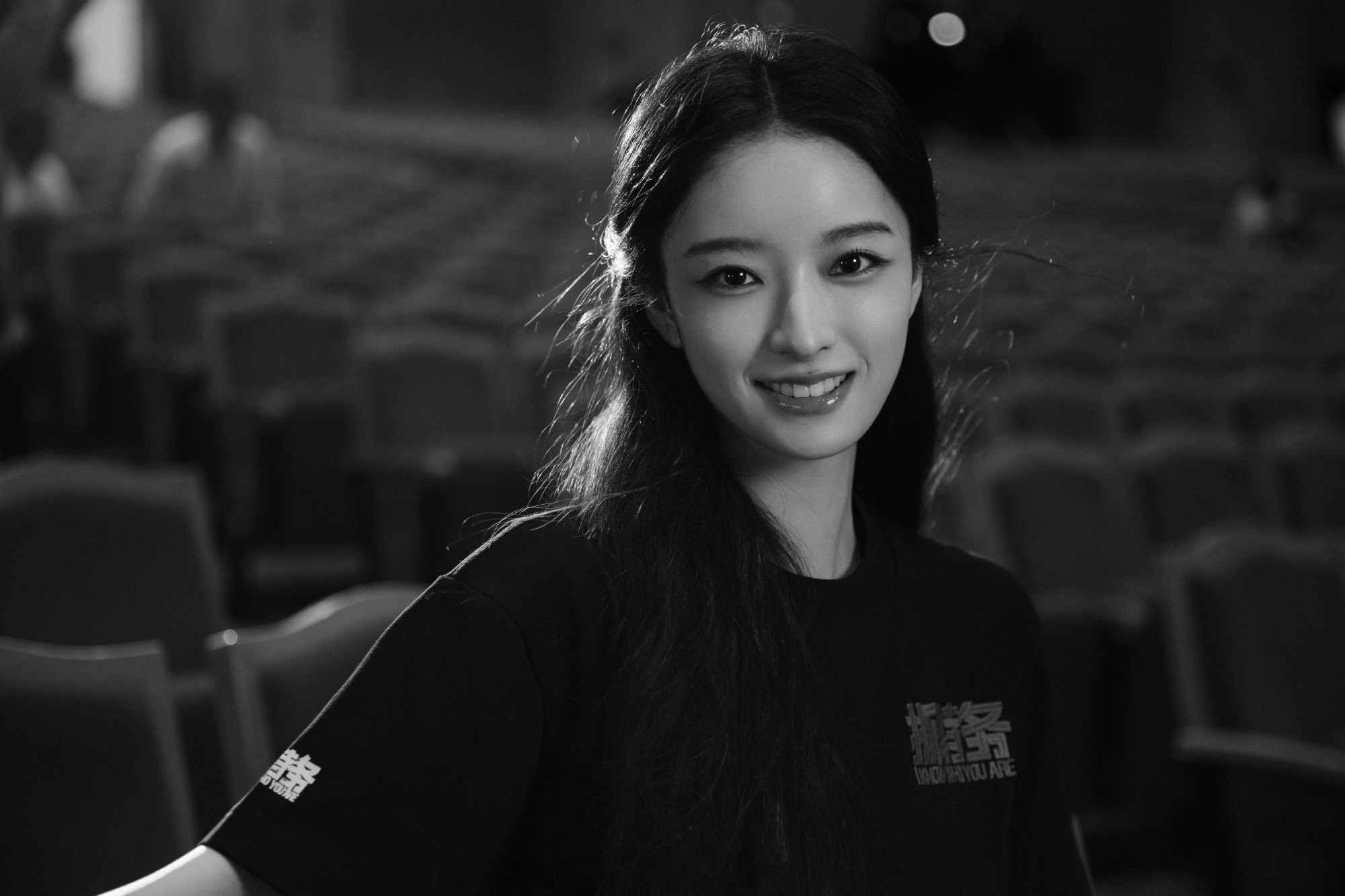 Dior继续押宝新生代电影小花！！！演员杨舒伊首部电影《抓特务》首映礼，一身D