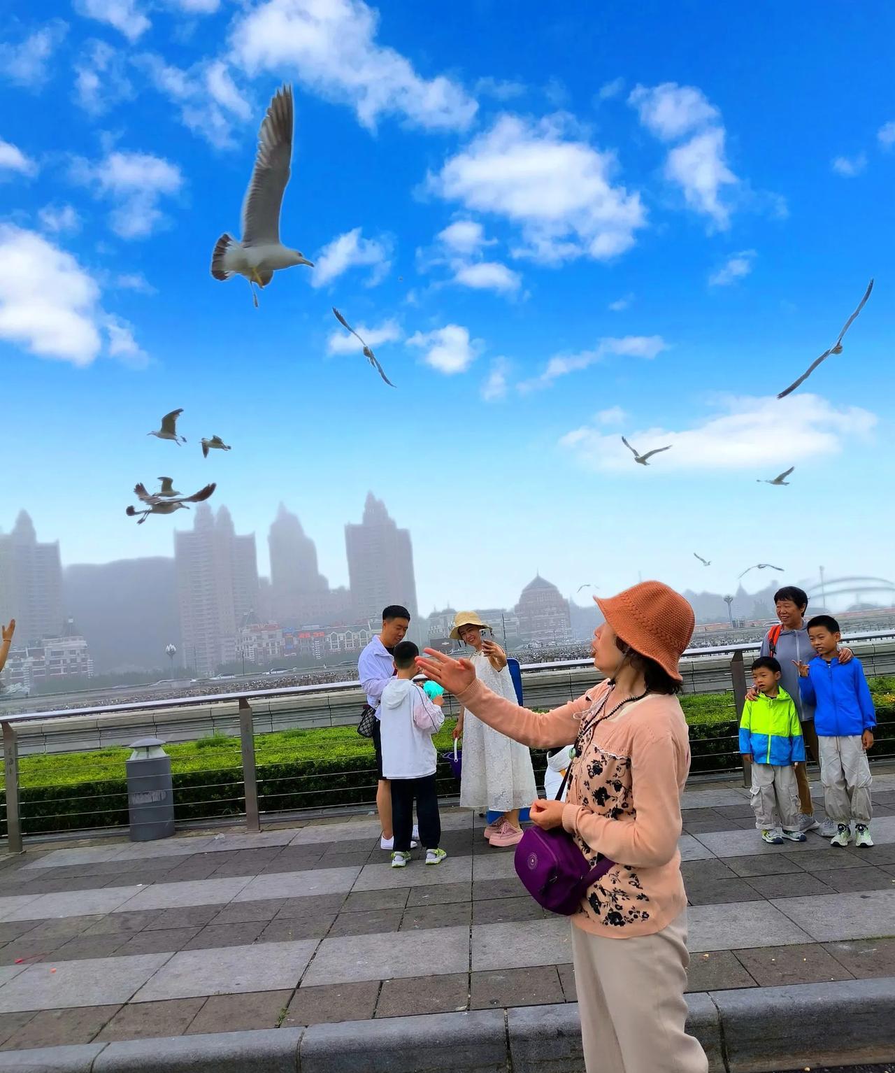 #老年人旅游#过去旅游喜欢报个旅游团，随团去想去的地方旅游，认为有导游，也不用