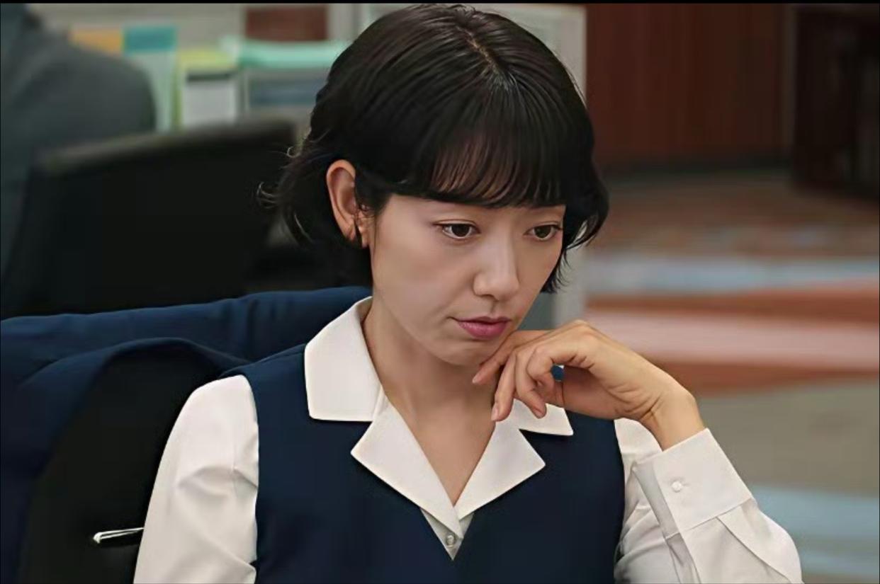 朴信惠结婚生子后断崖式衰老了，看着好疲惫