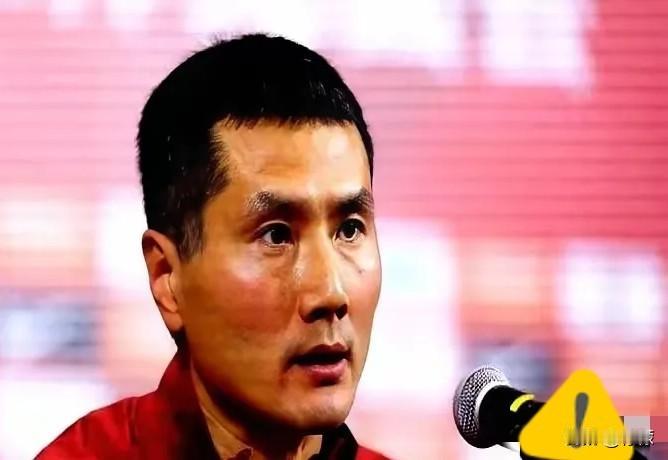 国足真变天了。邵佳一立下死规矩，谁状态不好谁走人，结果一个快被遗忘的球员，三