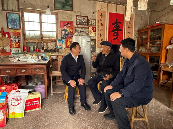 潍坊银行开展重阳节敬老爱老志愿服务活动