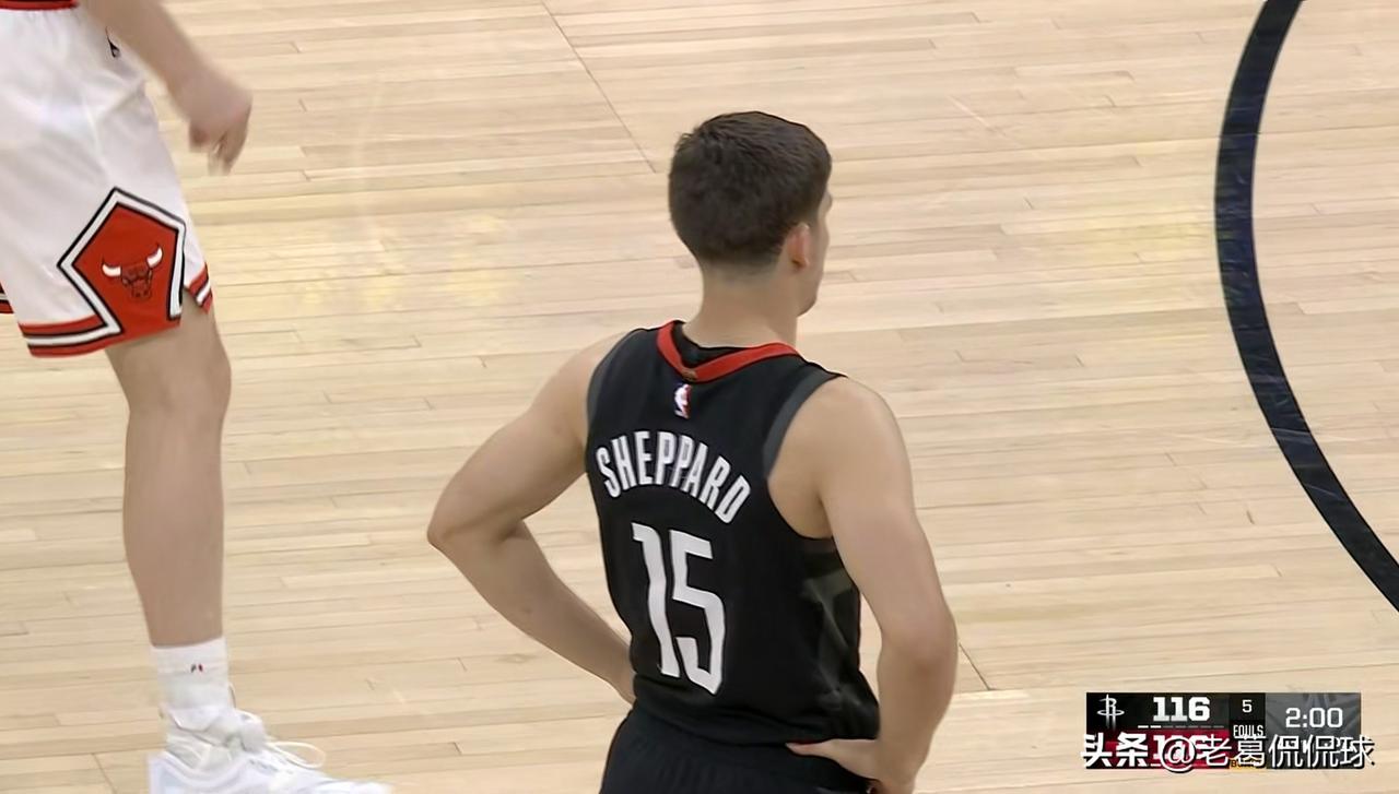 火箭新星谢波德必须为球队的失利背锅了！在今天火箭客场以124：132不敌公牛的比