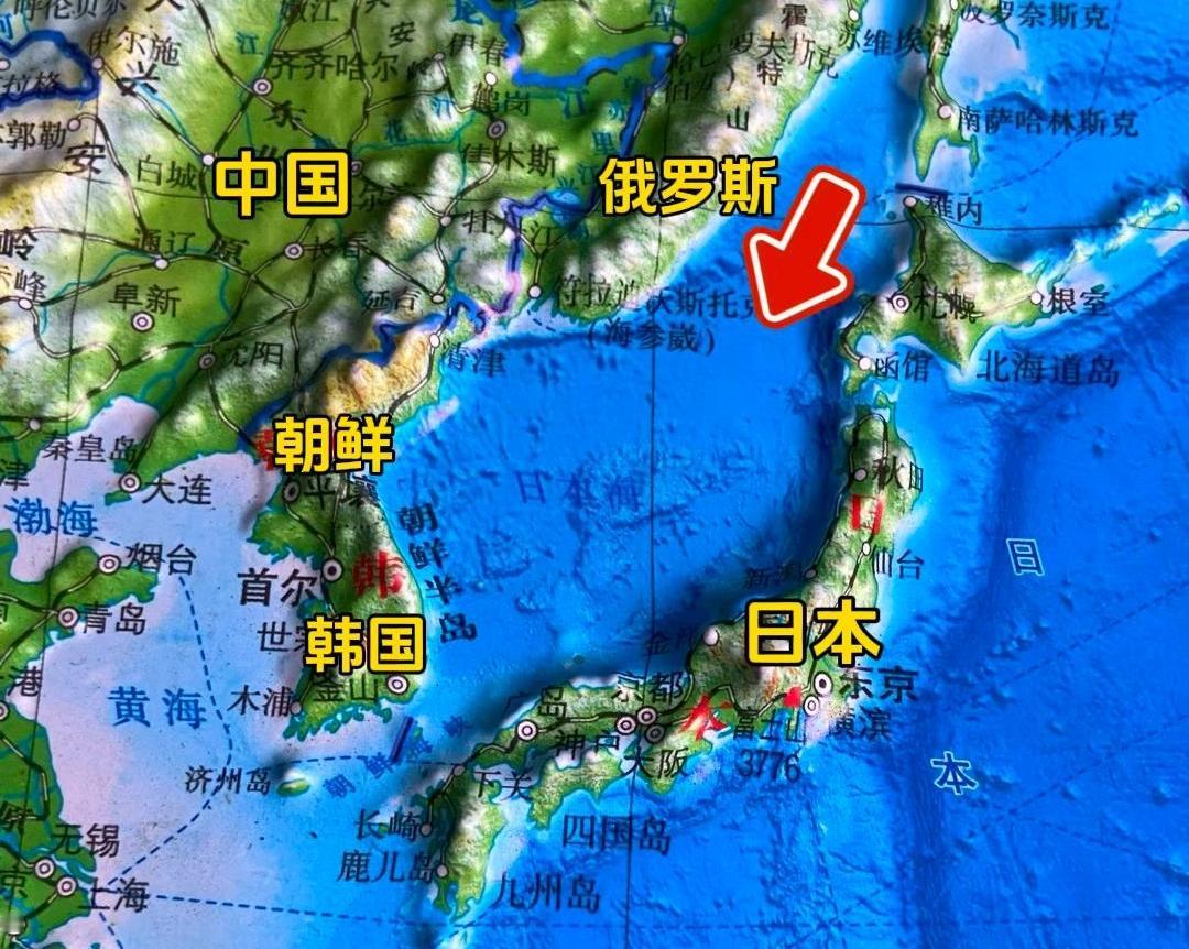 日本海面积接近100万平方公里那么大，海边却几乎没有什么大的城市，人口也不多。这