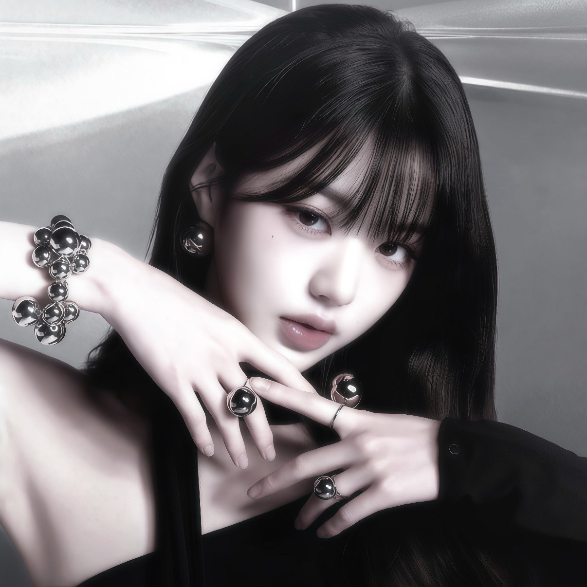 𝐒𝐡𝐚𝐫𝐞｜张元英头像🖤张元英｜wonyoung｜暗黑风｜女头｜韩系