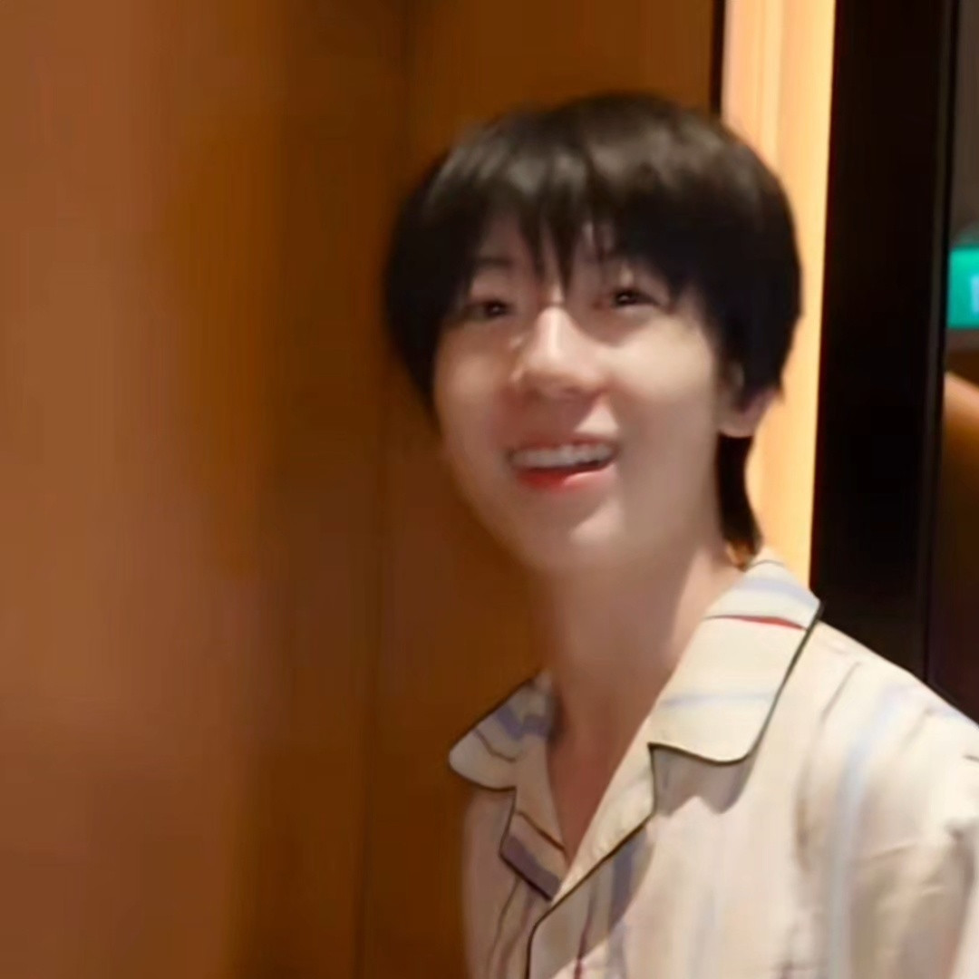 进屋先敲门乖死了