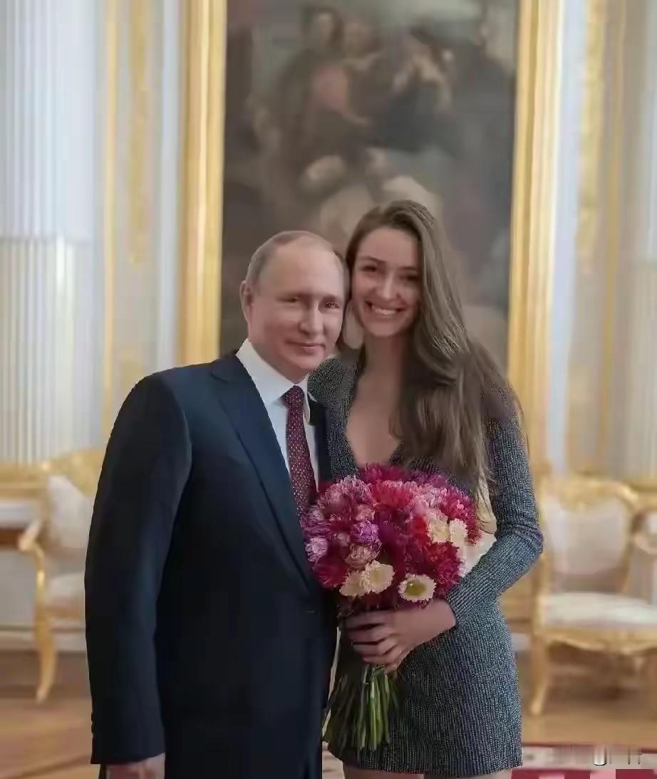 普京老铁树也有开花之时！国际硬汉普京谈恋爱了，可喜可贺，他的恋爱经历告诉我们