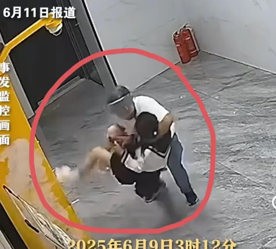 我发誓！夏天坚决不能让女儿在外穿裙子不是因为我老古董，而是因为现在的