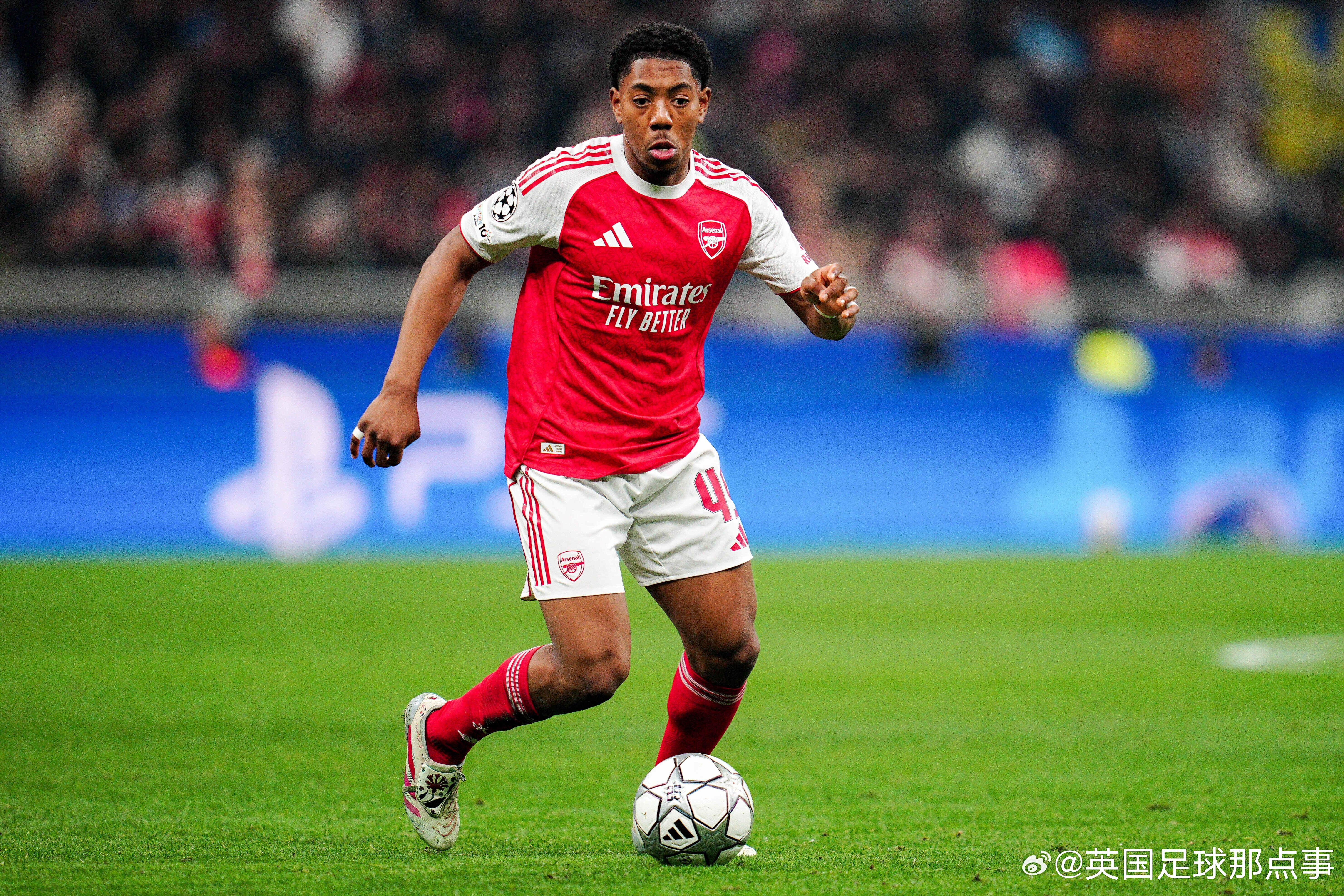 记者BenJacobs确认：曼联已与阿森纳19岁小将斯凯利展开接触，且由球员方
