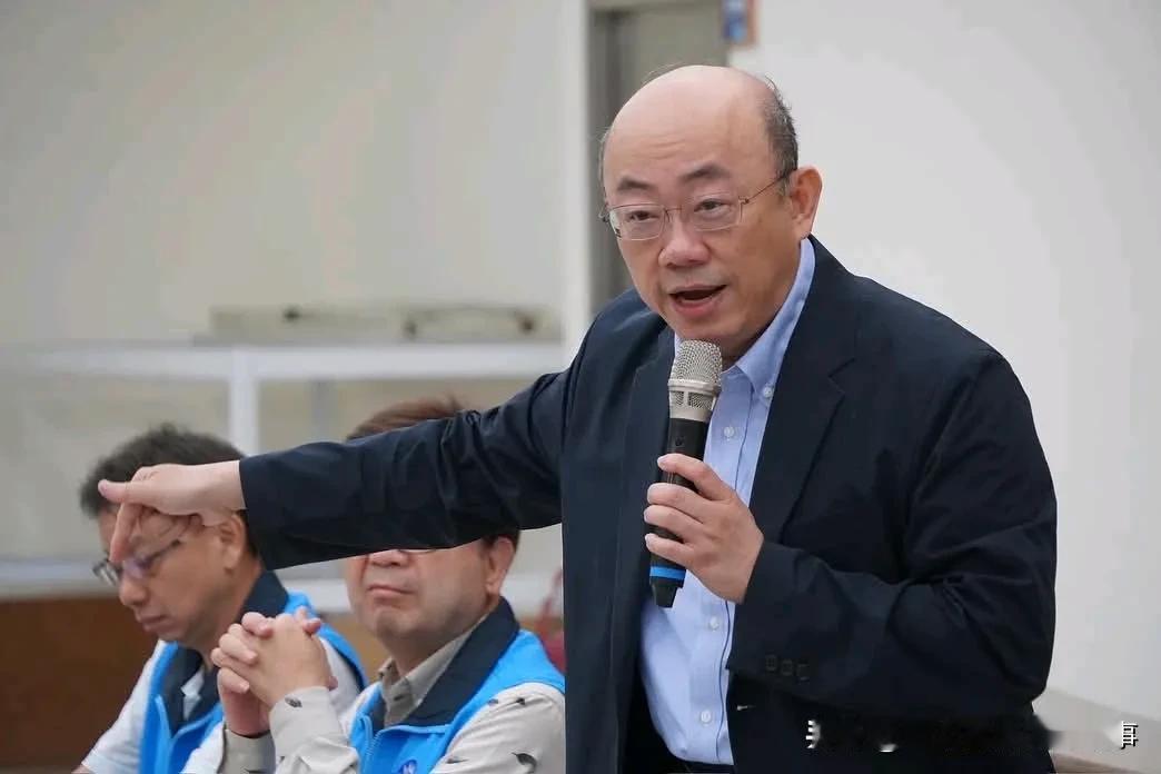郭正亮为王鸿薇反罢免站台！已达两次！岛内蓝绿轰轰烈烈的大罢免还在进行，35位进