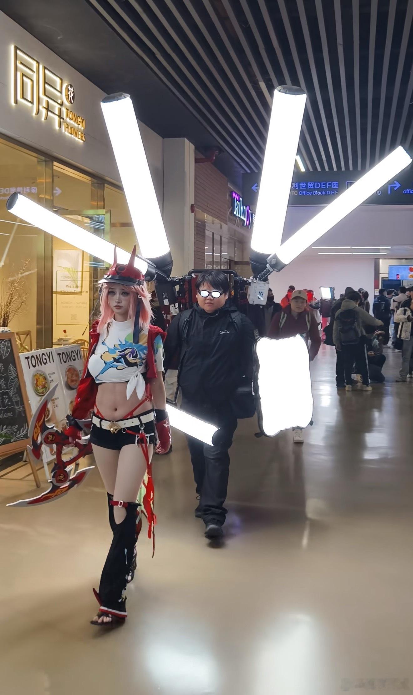这打光。。。。我居然有点羡慕了！[捂脸哭]​​​