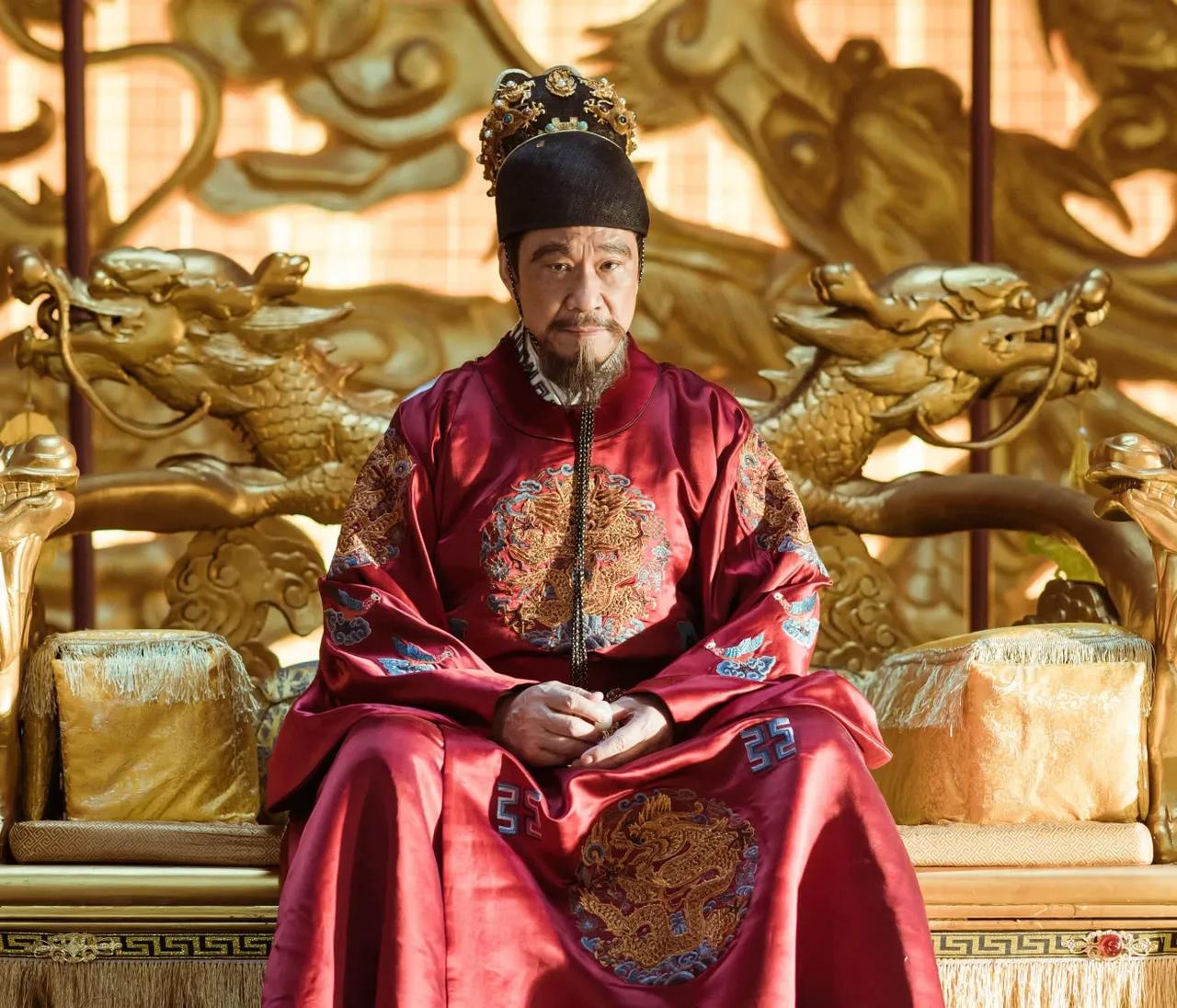 1402年的一天，朱棣回宫后，生气地对王妃徐氏说："我真想杀了你弟弟。"徐