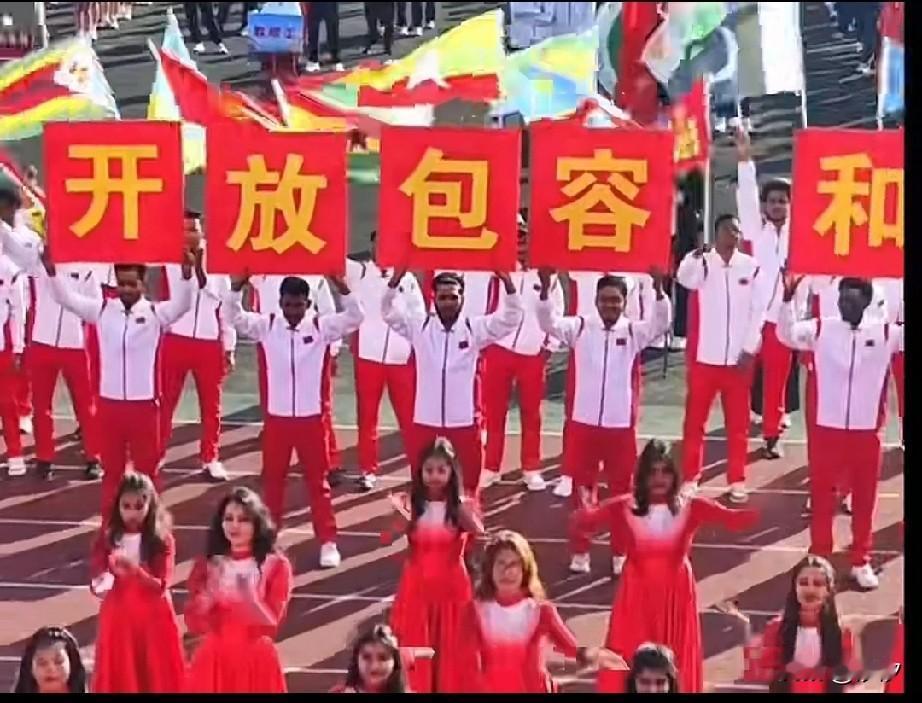 湖北某峡大学国际学生运动会视频留出，这才发现留学生居然有这样的诉求，开放包容，合