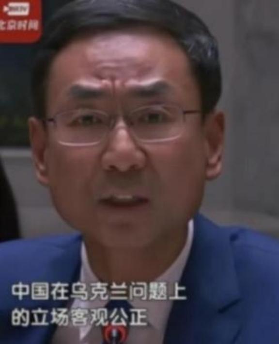 很多人以为，中国不军援俄罗斯，是怕了西方的制裁，错了！真相是，9·3阅兵之后，西
