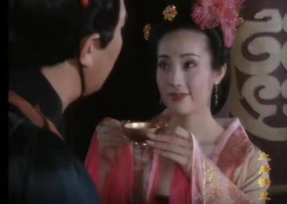 公元626年，李世民将李建成杀害之后，第一时间便去找大嫂玳姬，见到大嫂之后，