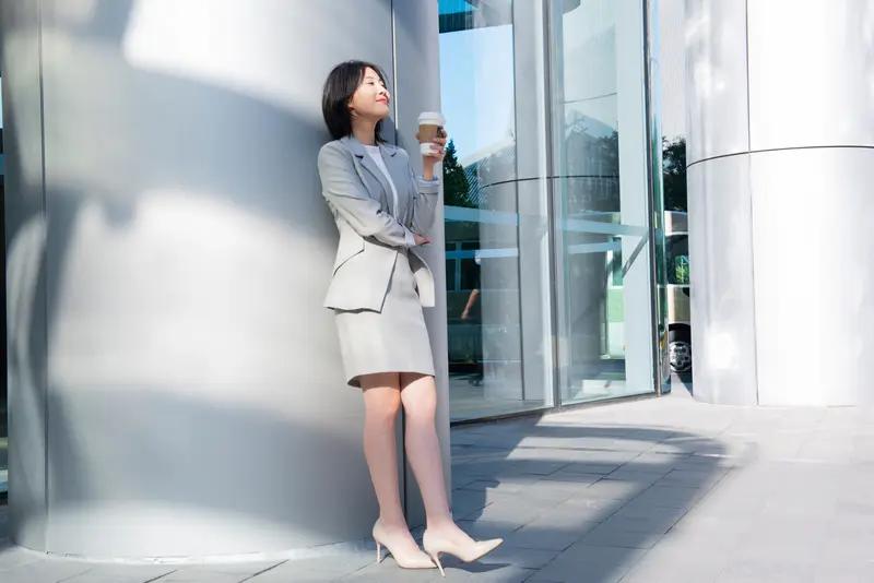 40岁了在国企还要不要拼，其实这个年纪在机关也没必要拼了。一般而言，省级机关35