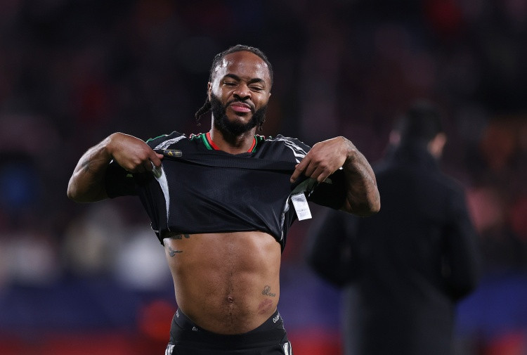 30万周薪0出场! 电讯报: 孔帕尼关窗前45分钟联系斯特林 但被拒绝