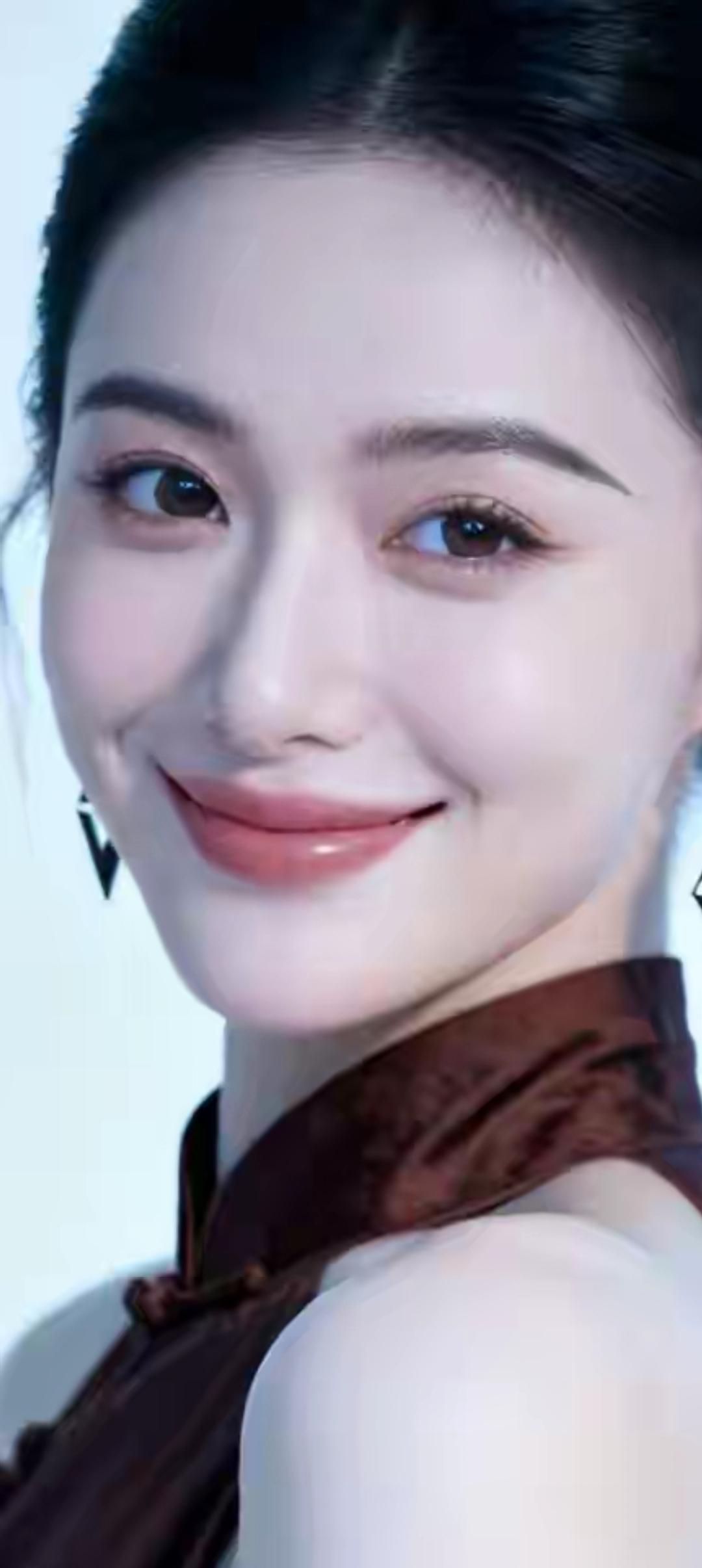 温柔微笑，优雅迷人，时尚穿搭，气质满分！🌸💃👗