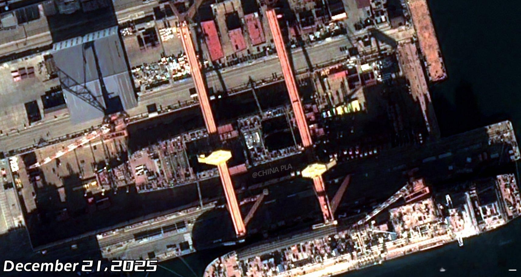 外网称第四艘航母（极可能采用核动力）的建造速度非常快。预计明年年底前，完整的甲