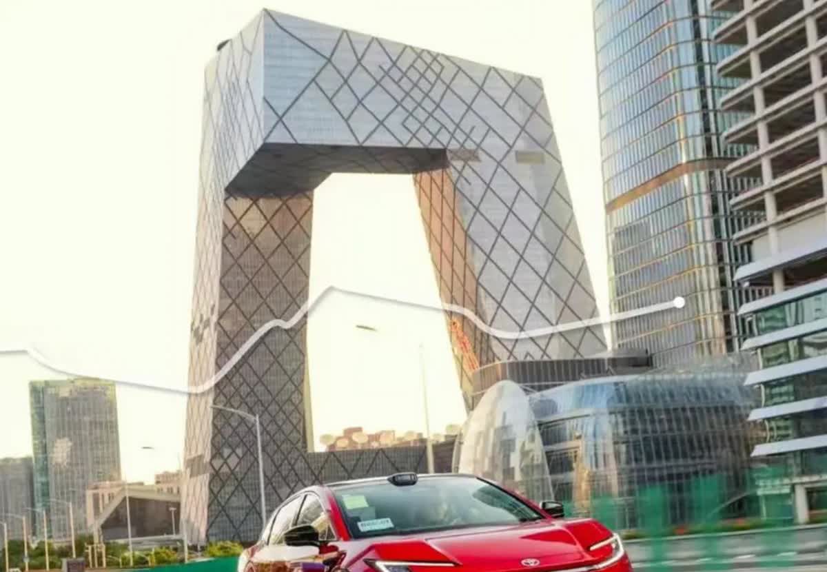 2025买车新趋势：40％的人——买混动车30％的人——买燃油车30
