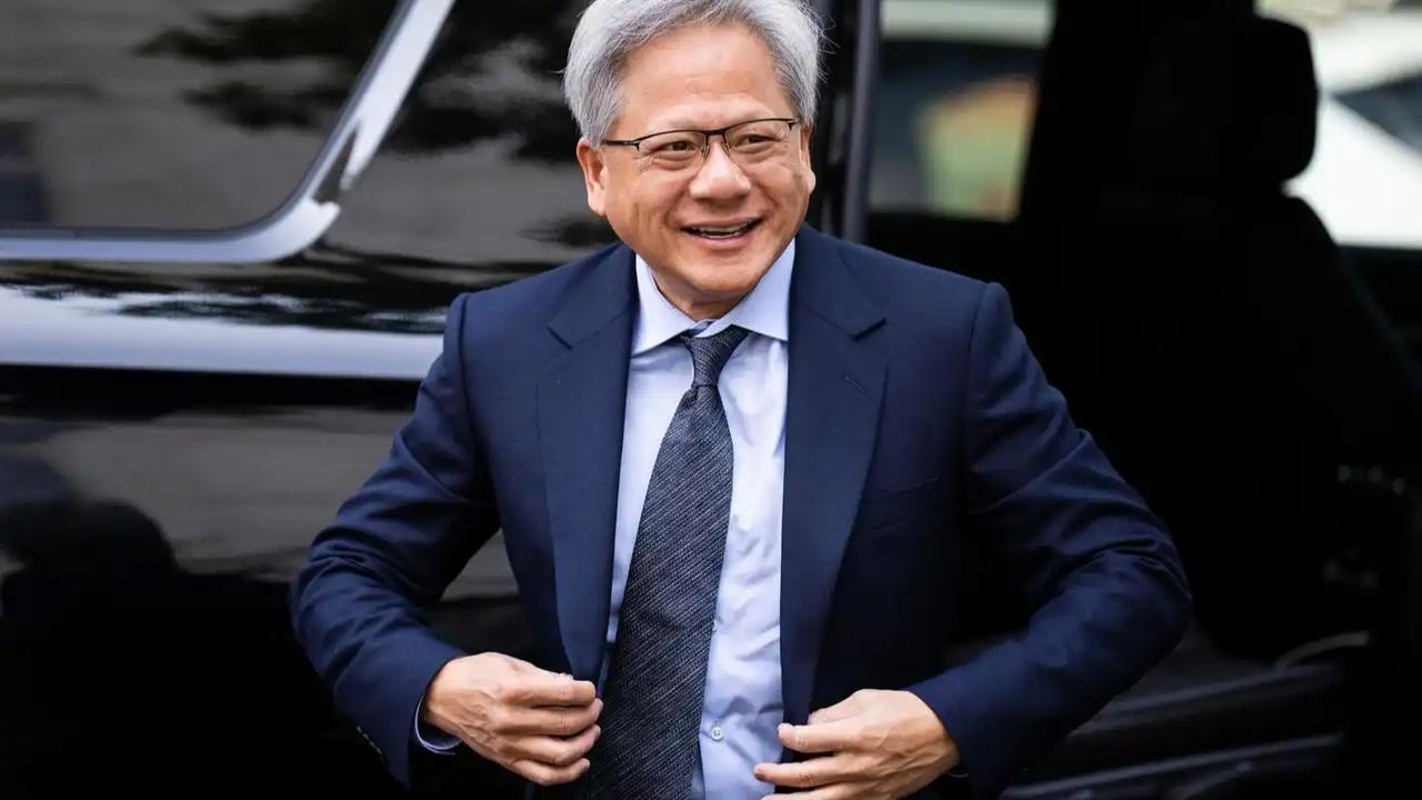中国现在对38个国家的普通护照持有人实施单方面免签，进境后允许停留不超过30天，