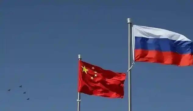 很多人觉得，中国一旦强大起来，最先坐不住的是美国。其实不对。比美国更焦虑的，恰恰