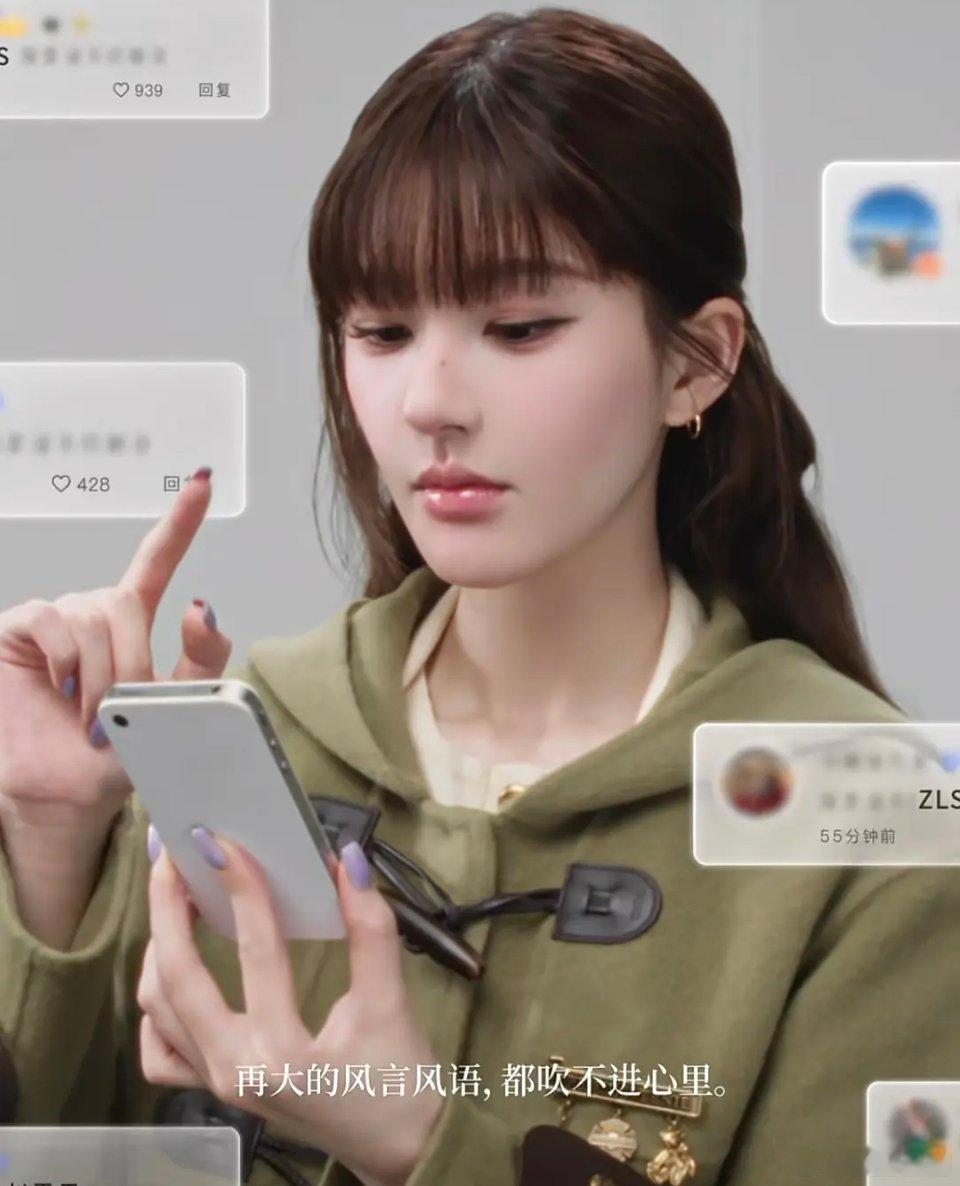 赵露思原生脸疯狂顶号中​