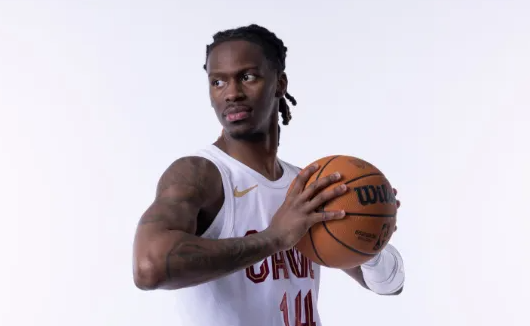 骑士后卫基恩-埃利斯左手食指近侧指间关节出现非移位性撕脱性骨折。埃利斯将接受治