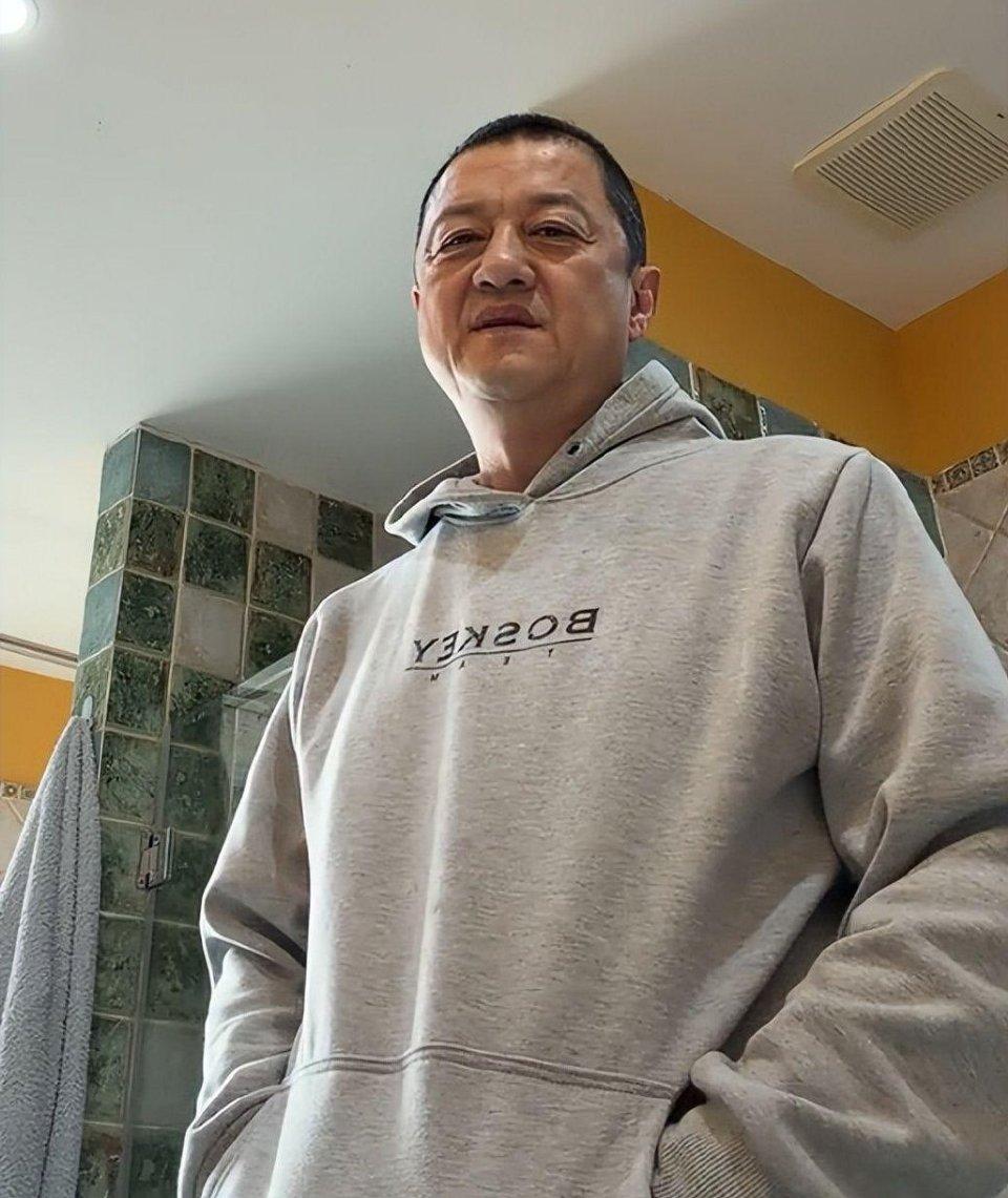 陈光标刚说要送张雪1300万劳斯莱斯，张雪转头就要8折卖掉，全捐嫣然天使基金。