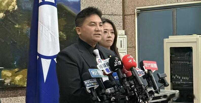 陆配中常委支持统一国民党：由考纪会说明针对陆配中常委勤彭蓁宣支持统一，国