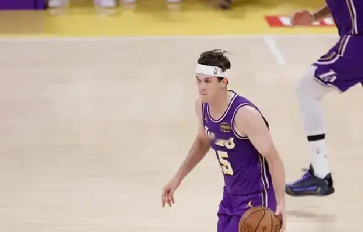 今天NBA杯四分之一决赛，马刺赢了湖人，132比119。里夫斯打了40分钟