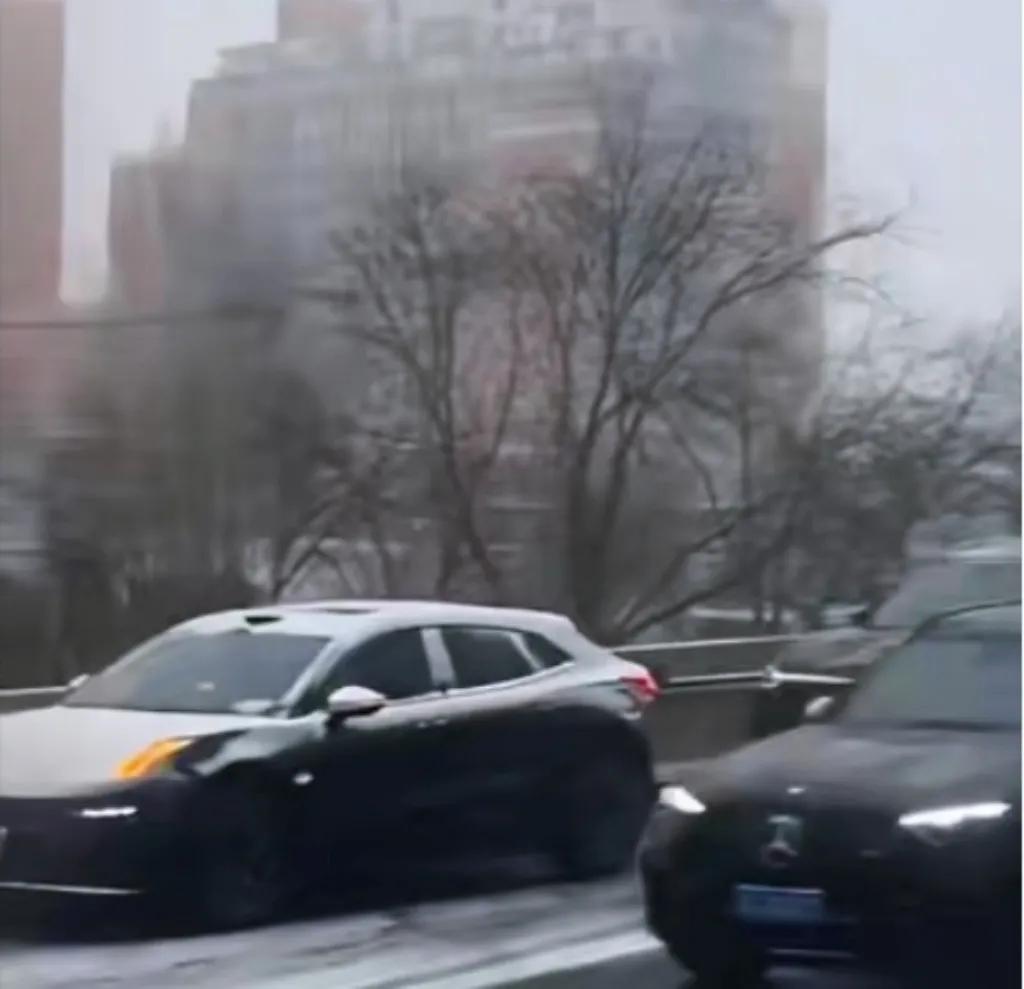 北京这雪一下算是把这帮“电爹”给整不会了听说为了环保，今年这