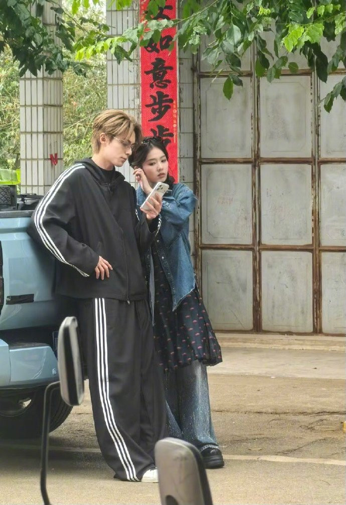 棣棣素颜状态也太夯了吧😱颜值抗打还超接地气狠狠期待客栈正片上线！王鹤棣王鹤棣素