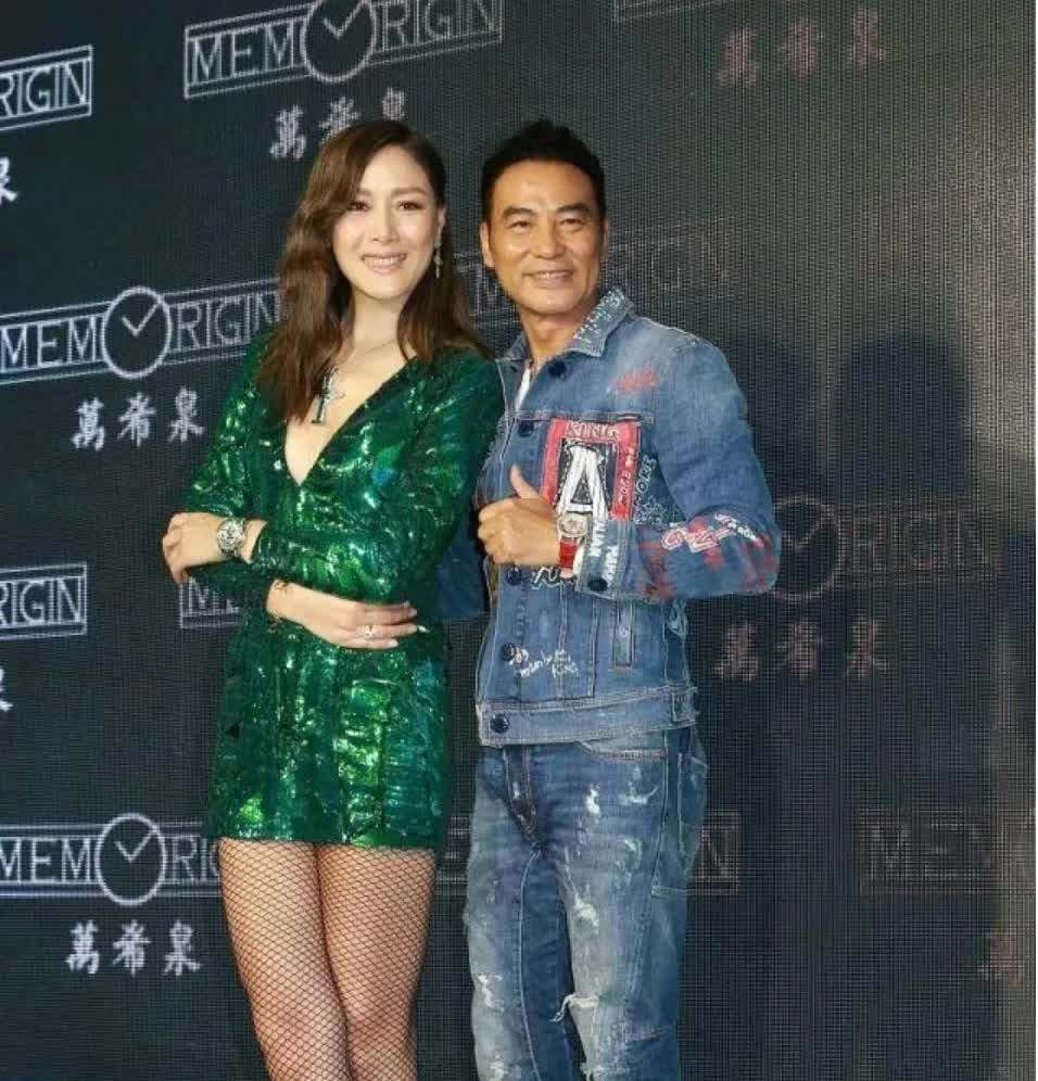 任达华爱妻今年已经58岁了？！