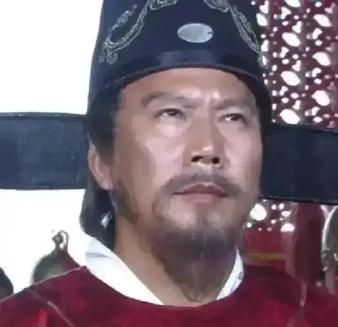 1380年，朱元璋下令处死丞相胡惟庸。胡惟庸被押到朱元璋面前时，对着他破口大骂：“朱和尚，你这是卸磨