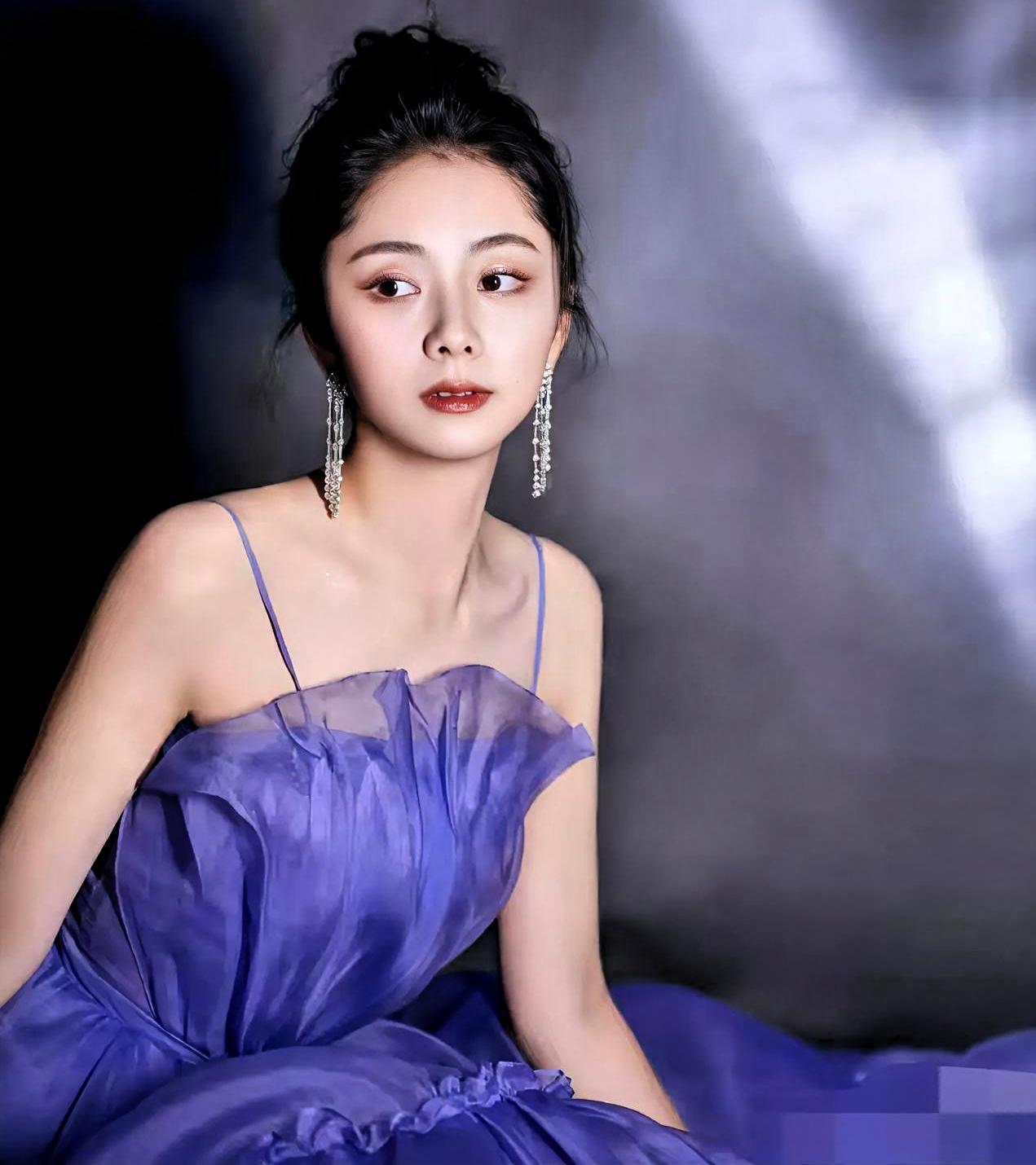 谭松韵36岁了还不结婚，好多人替她着急。但听完她说过的那句话，我忽然觉得，那些催