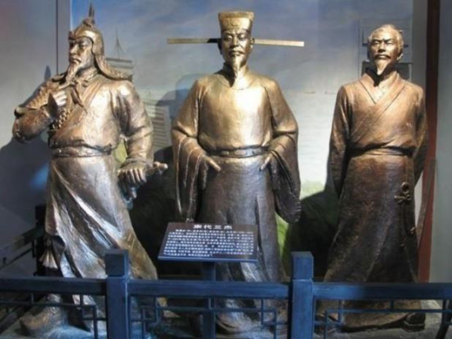 宋末三杰：1.张世杰：早年投入金将张柔麾下，因获罪而被迫投靠南宋；他屡立军功